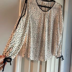 Maurices cream long sleeve Medium